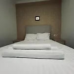 Studio Mamaia Solid Residence